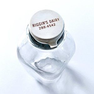 RIGGIN'S DAIRY Muncie, IN ~ VINTAGE Qt. Milk Bottle, Plastic Cap w/Name & Phone#